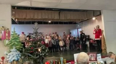 chants des enfants au marché de noël - Comité des fêtes de Voutré